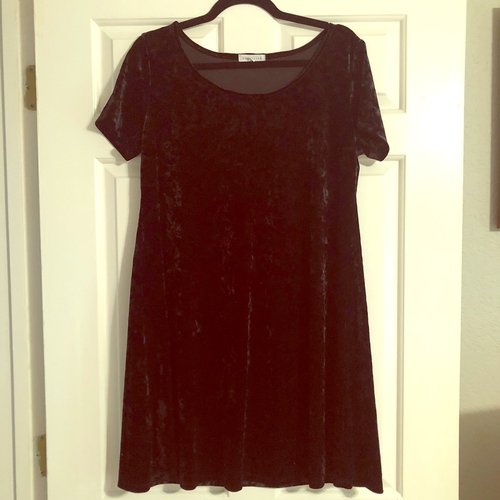 Socialite Black Velvet Velour T-shirt Style Shift Dress